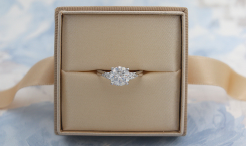 Engagement rings oval